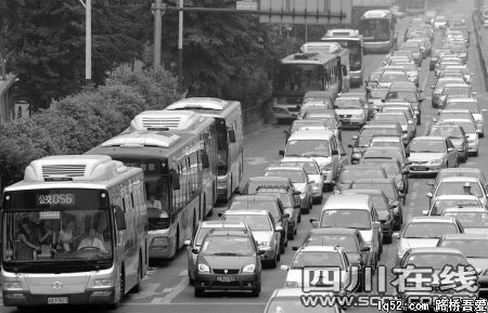 限制外地车入城超8成市民反对